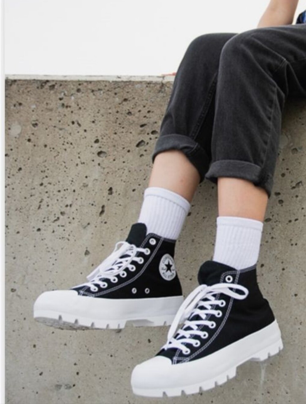 Converse Women's Chuck Taylor All Star High Lugged 'Black' Size 7 - Picture 12 of 12